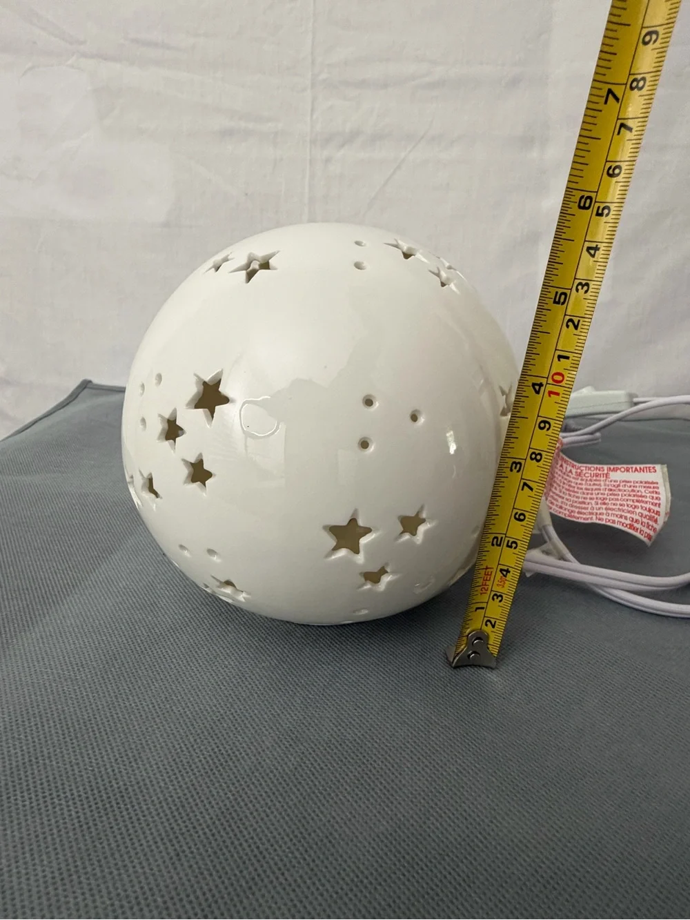 Howin White Ceramic Star Cutout Porcelain Table Lamp Night Light(F234)